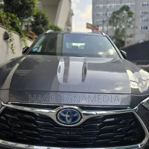 Toyota Highlander Hybrid 2024 Gray