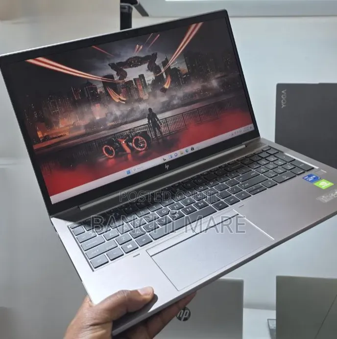 New Laptop HP ZBook Firefly G8 16GB Intel Core i7 SSD 512GB
