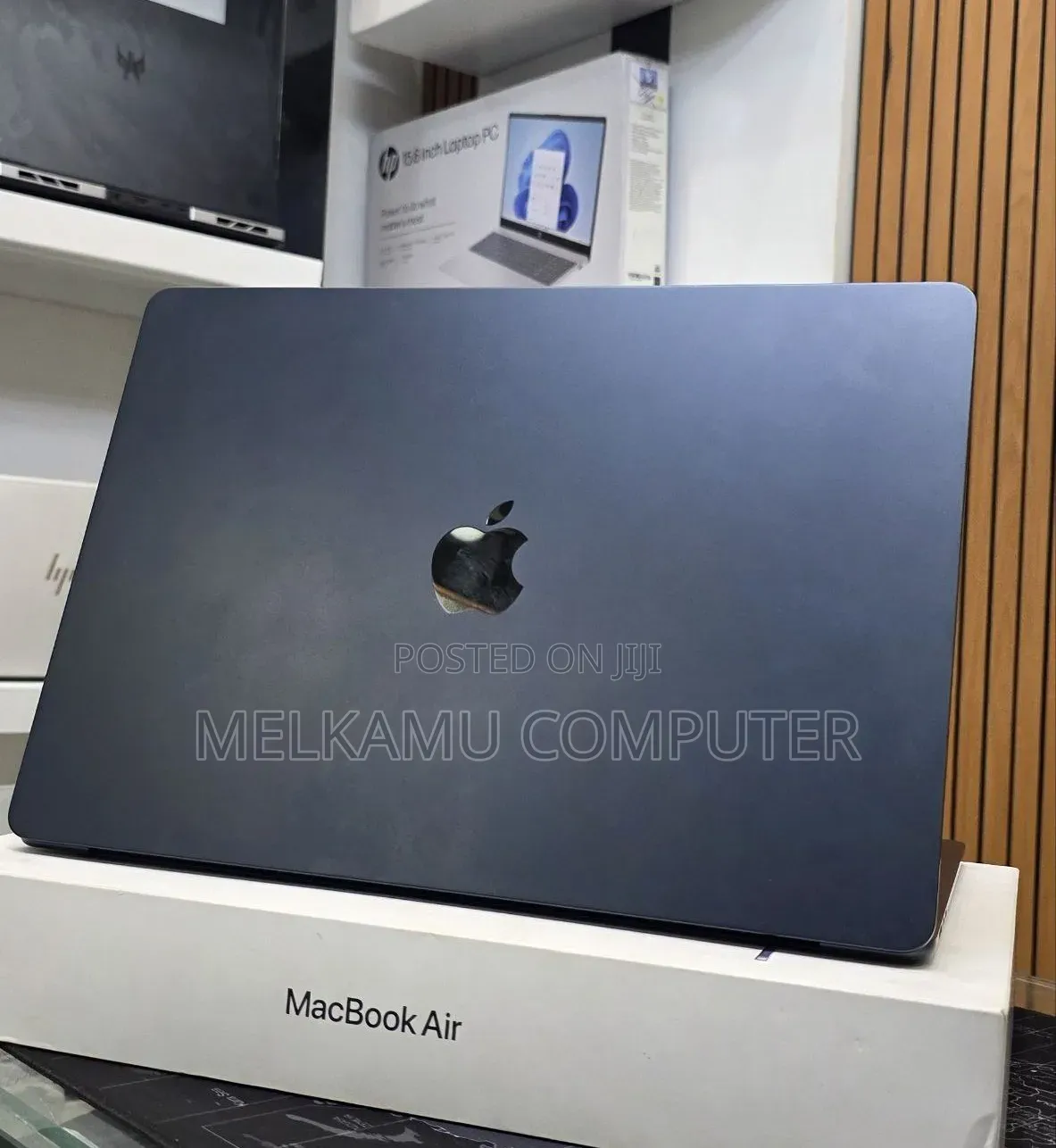 New Laptop Apple MacBook Air 2025 M4 16GB Apple M4 SSD 256GB