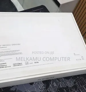 New Laptop Apple MacBook Air 2025 M4 16GB Apple M4 SSD 256GB