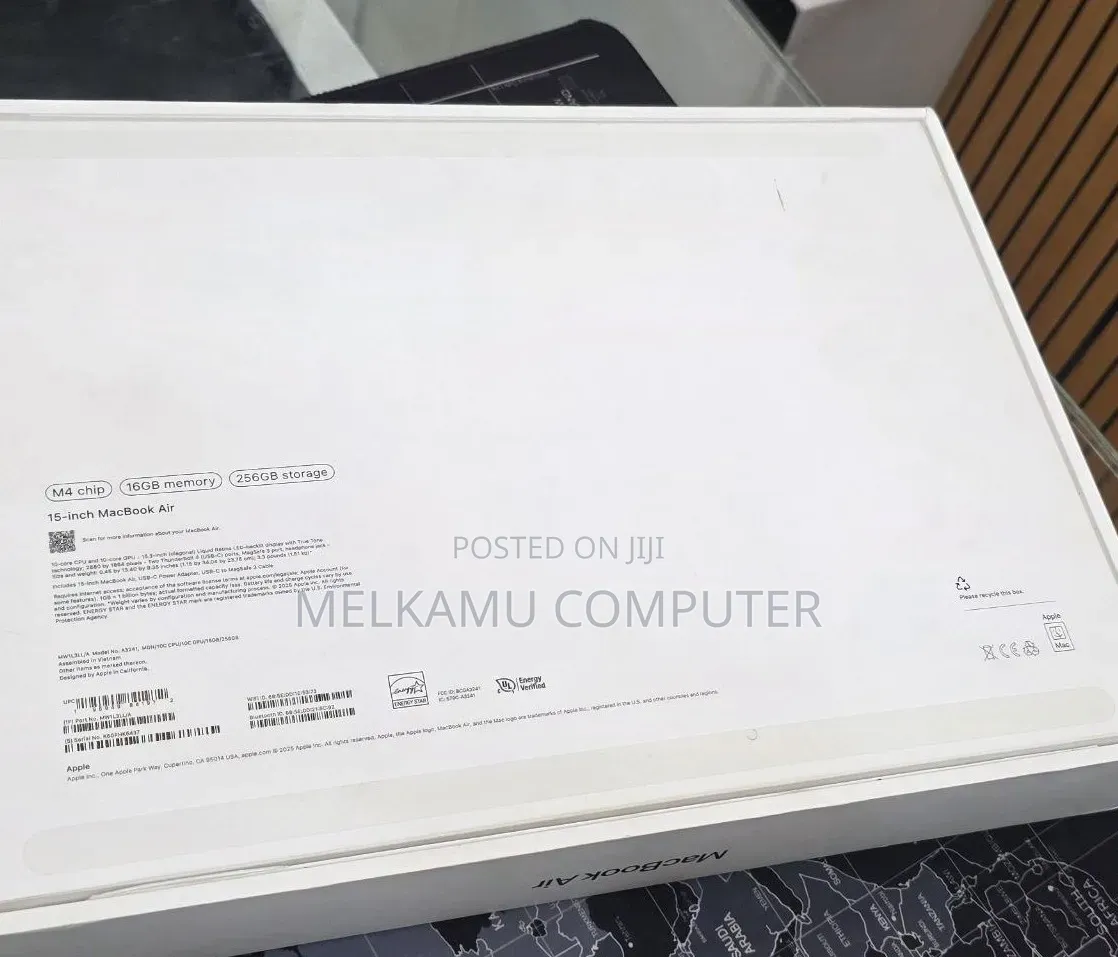 New Laptop Apple MacBook Air 2025 M4 16GB Apple M4 SSD 256GB