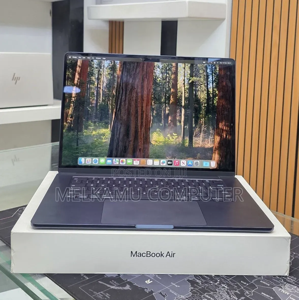 New Laptop Apple MacBook Air 2025 M4 16GB Apple M4 SSD 256GB