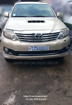 Toyota Fortuner 2011 Beige