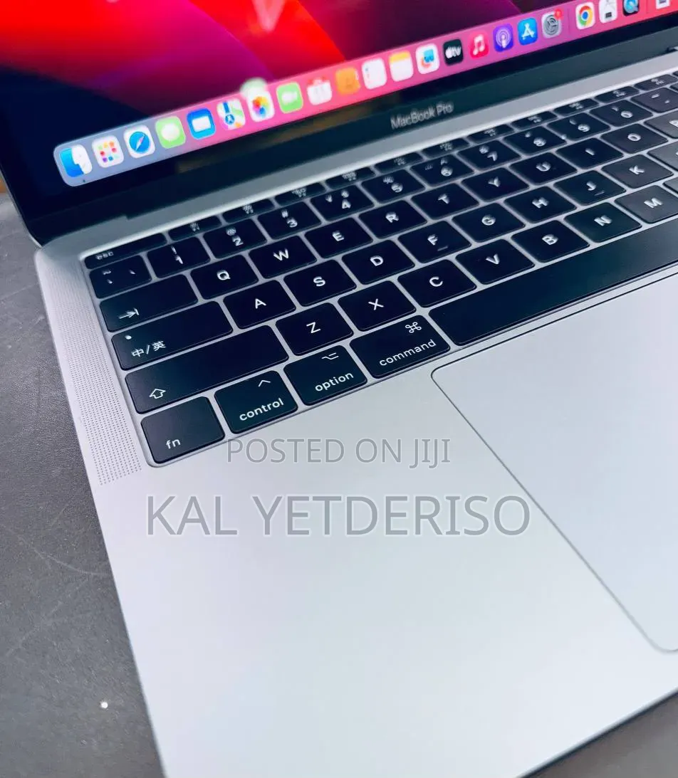 New Laptop Apple MacBook Pro 2017 8GB SSD 256GB