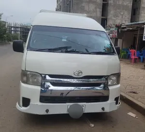 Toyota HiAce 2016 White