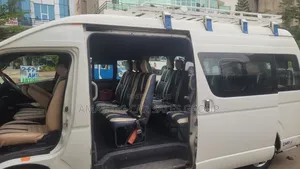 Toyota HiAce 2016 White