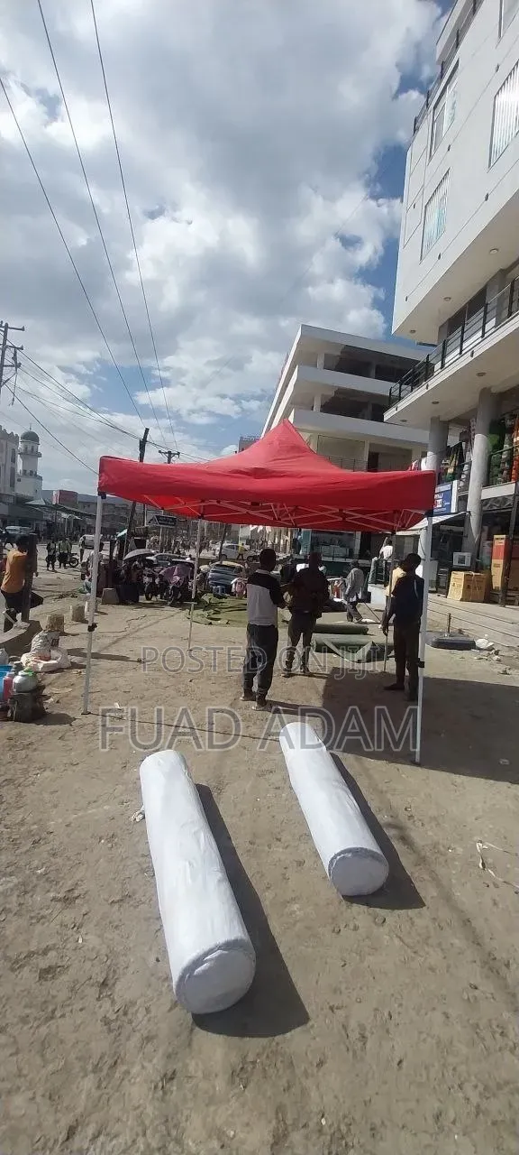 3×3 ሜትር የሚታጠፍ ድንኳን፡3m × 3m Folding Tent – Portable Outdoor Canopy