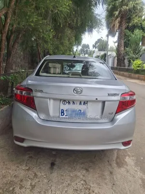 Toyota Yaris 2016 Silver