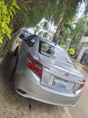 Toyota Yaris 2016 Silver