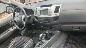 Toyota Hilux 2012 Silver