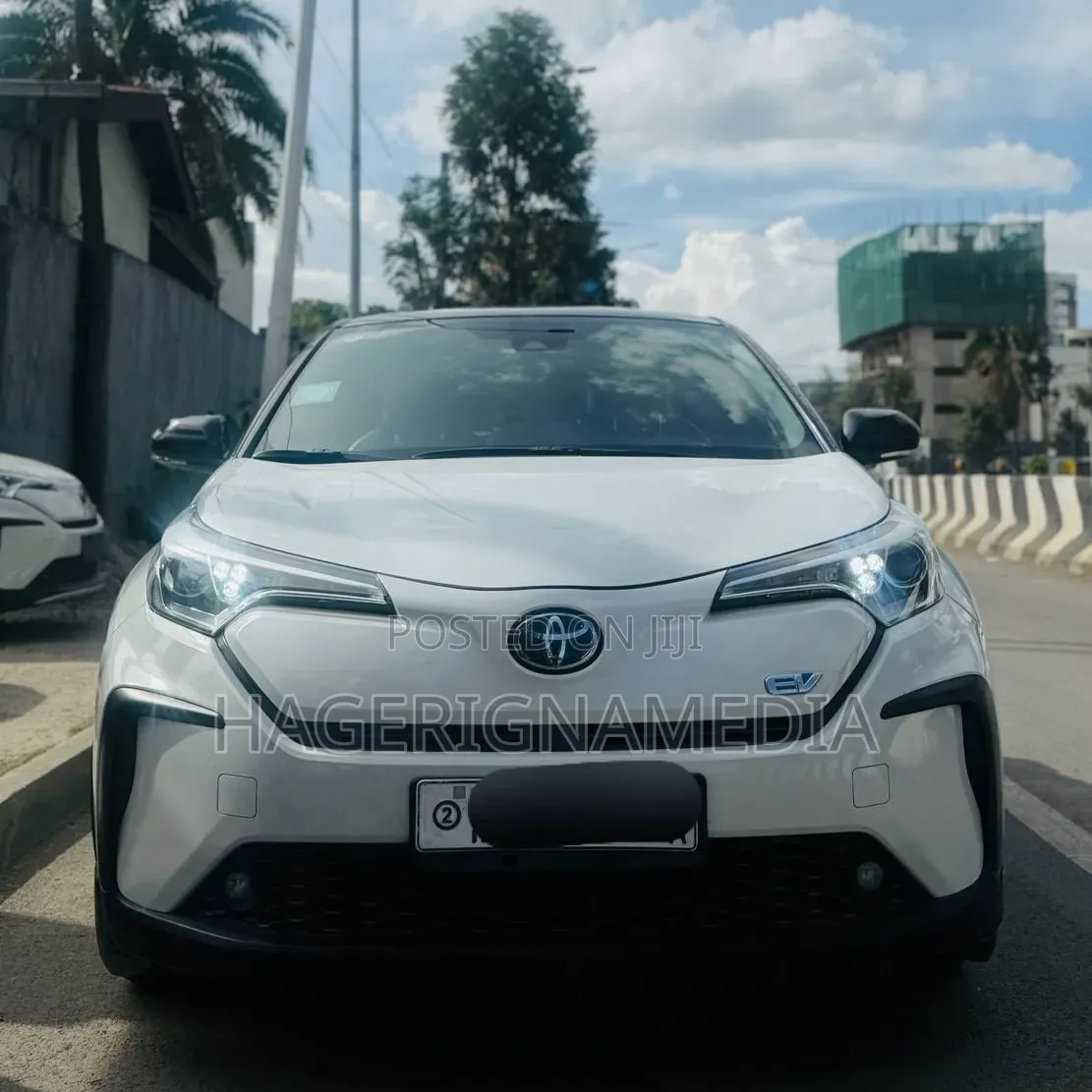 Toyota C-HR 2023 White
