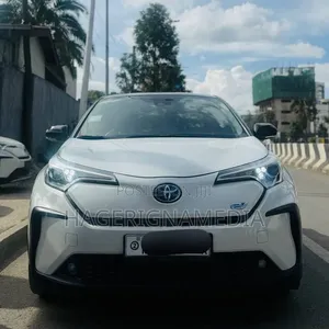Toyota C-HR 2023 White