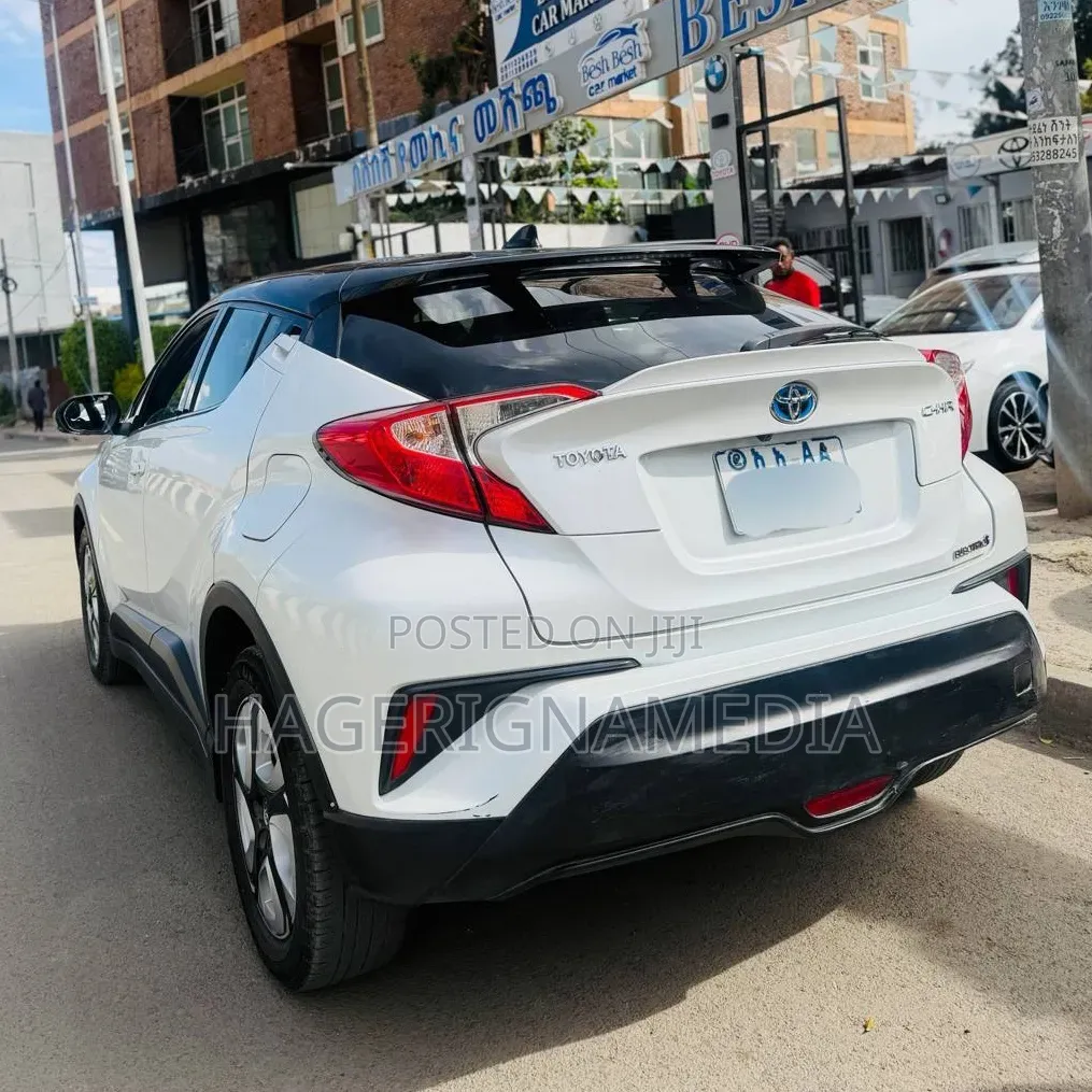 Toyota C-HR 2023 White