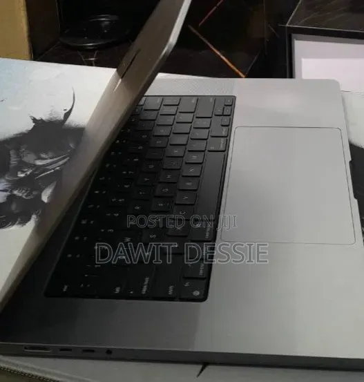 New Laptop Apple MacBook Pro 2021 M1 16GB Apple M1 Pro SSD 512GB