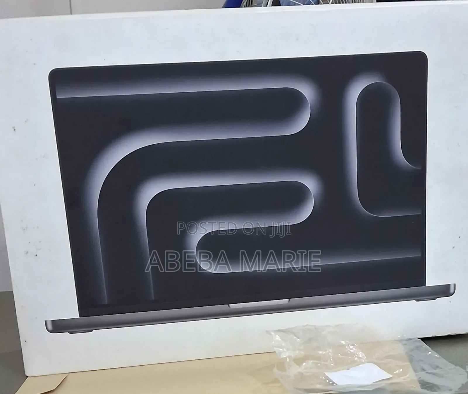 New Laptop Apple MacBook Pro 2024 M4 Pro 24GB Apple M4 SSD 512GB