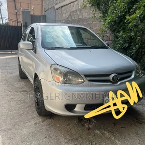 Toyota Platz 2005 Silver
