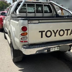 Toyota Hilux 2008 Silver