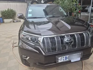 Toyota Land Cruiser Prado 2018 Black