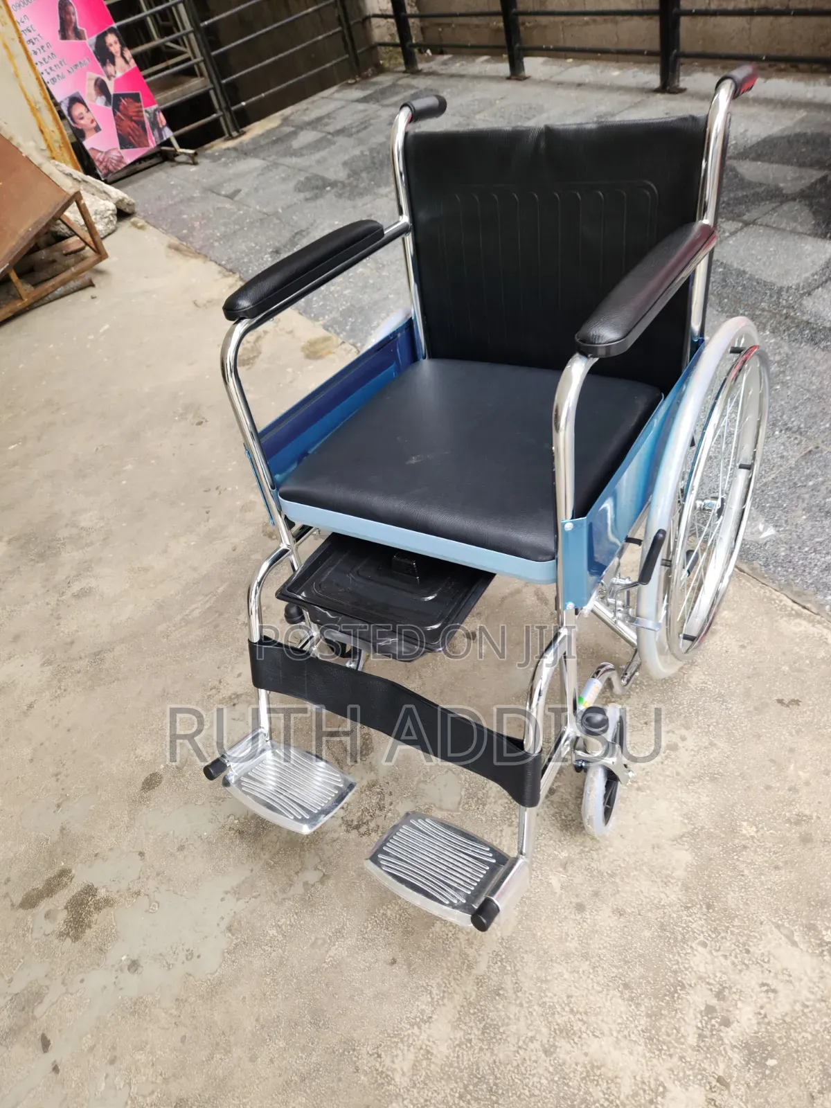 LHQ-Hq Stainless Steel Leather Folding Rehabilitation Wheelchair