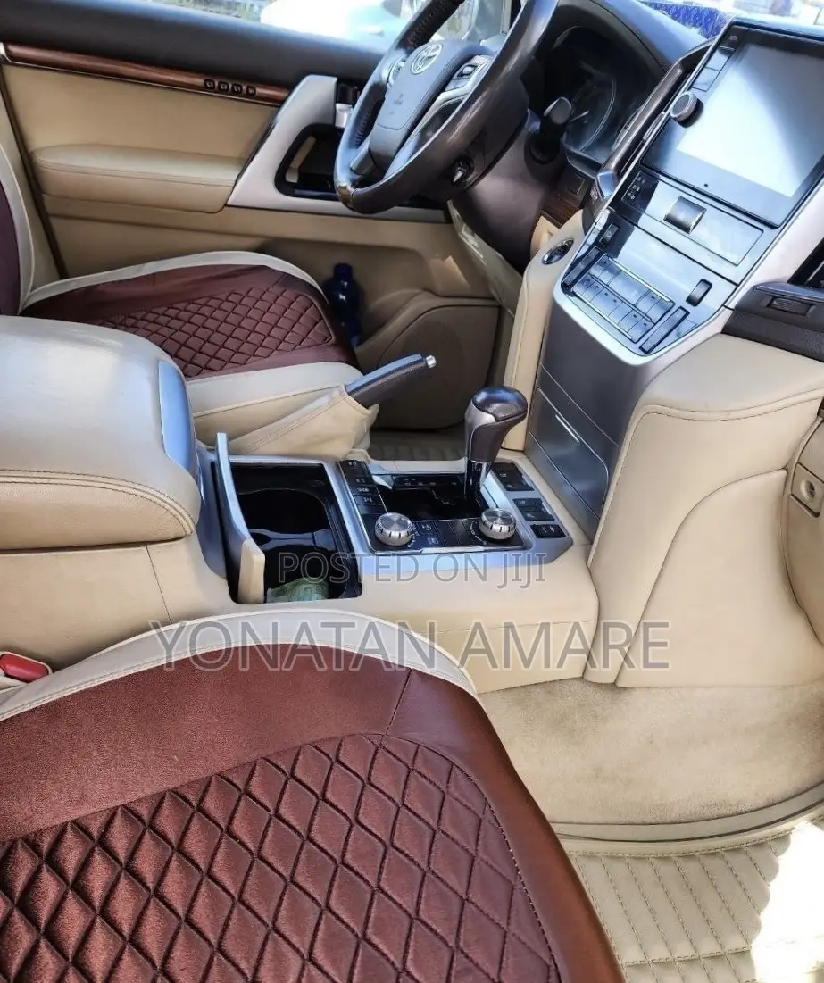 Toyota Land Cruiser 2018