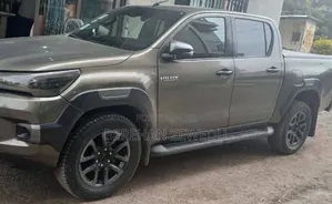 Toyota Hilux 2021 Gray