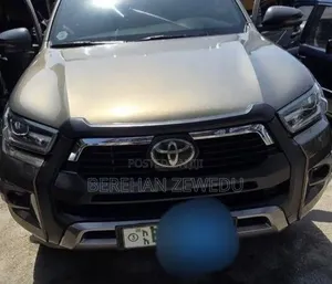Toyota Hilux 2021 Gray