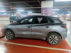 BYD E2 43 kWh 94 hp FWD 2025 Silver