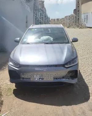 BYD E2 43 kWh 94 hp FWD 2025 Silver