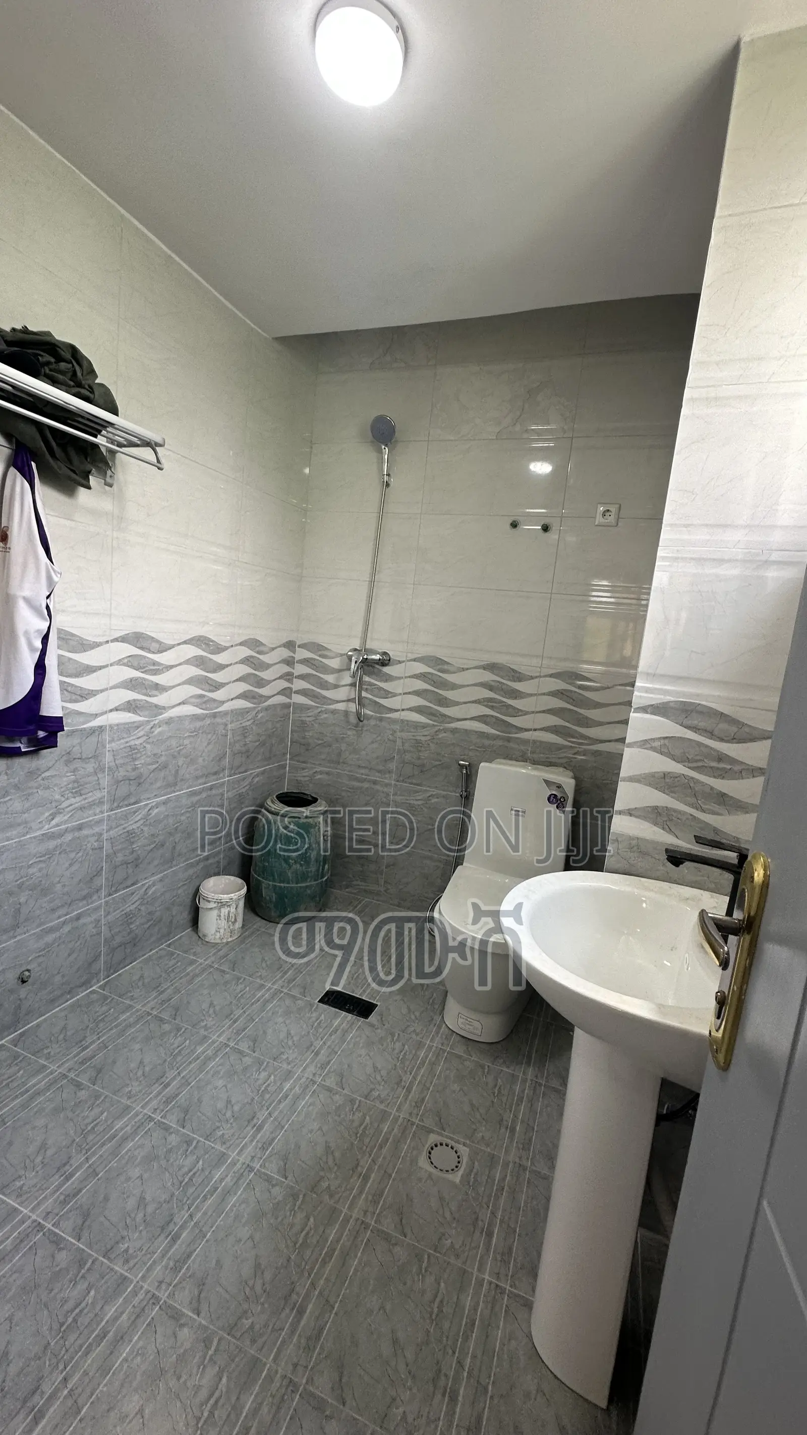 Furnished 3bdrm Condo in አያት 40/60 ኮንዶሚኒየም, Bole for sale