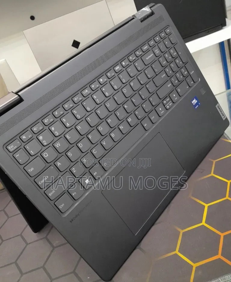New Laptop Lenovo Yoga 7i 16GB Intel Core Ultra 7 SSD 512GB