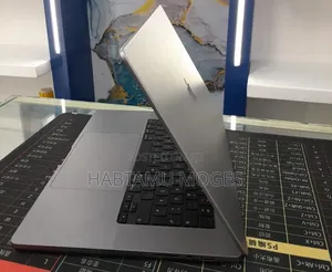 New Laptop Apple MacBook Pro 2021 M1 32GB Apple M1 Max SSD 1T