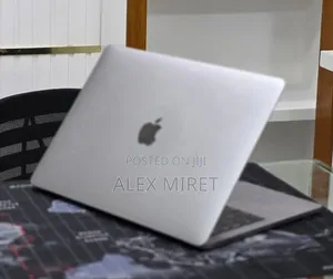 New Laptop Apple MacBook Pro 2017 16GB Intel Core i5 SSD 512GB
