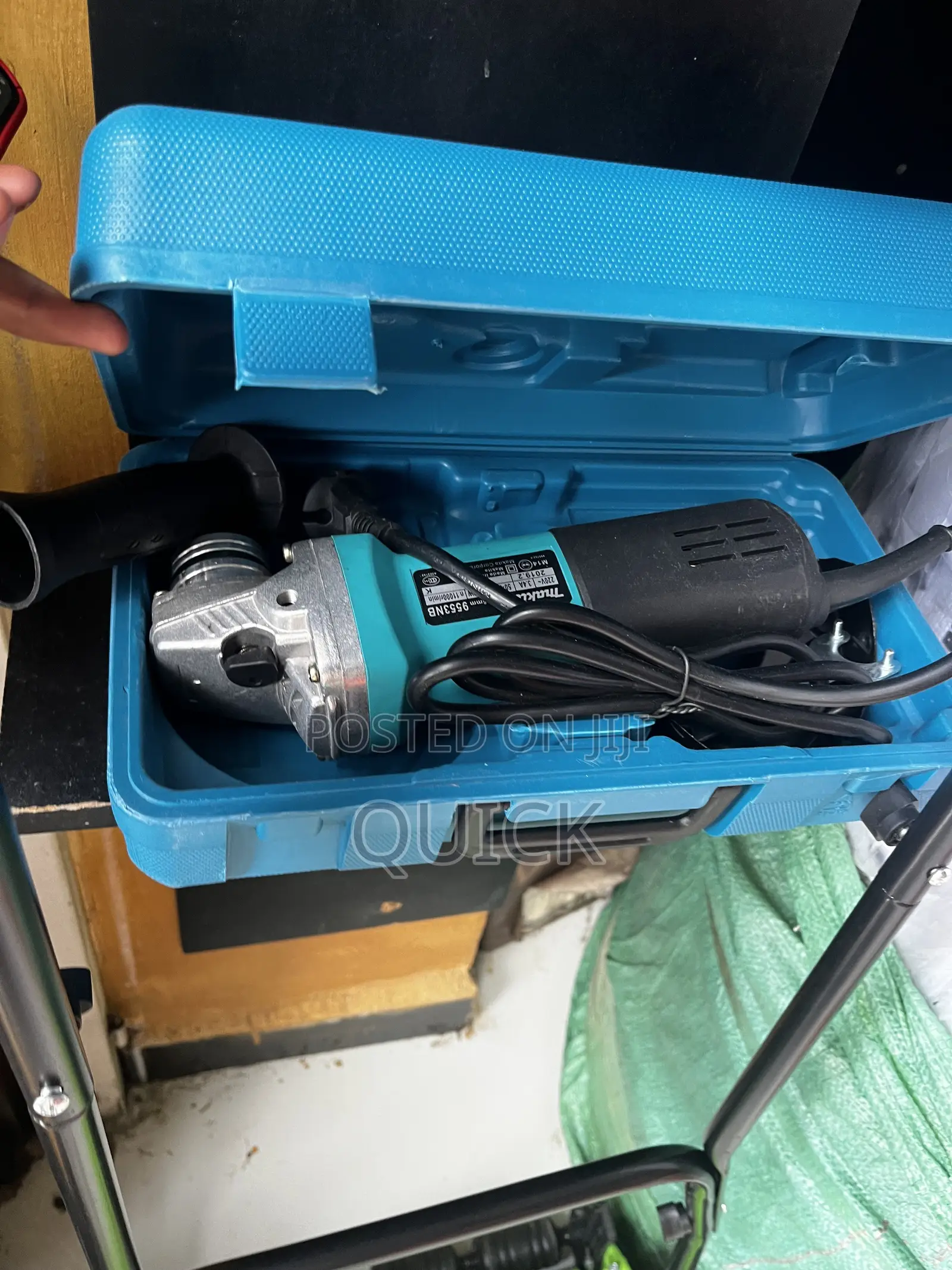 Makita Grinder 840w