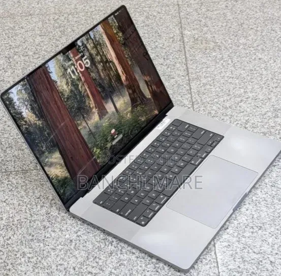New Laptop Apple MacBook Pro 2021 M1 16GB Apple M1 Pro SSD 512GB