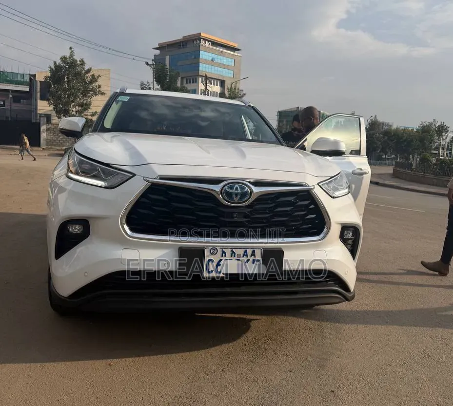 Toyota Highlander Hybrid 2024