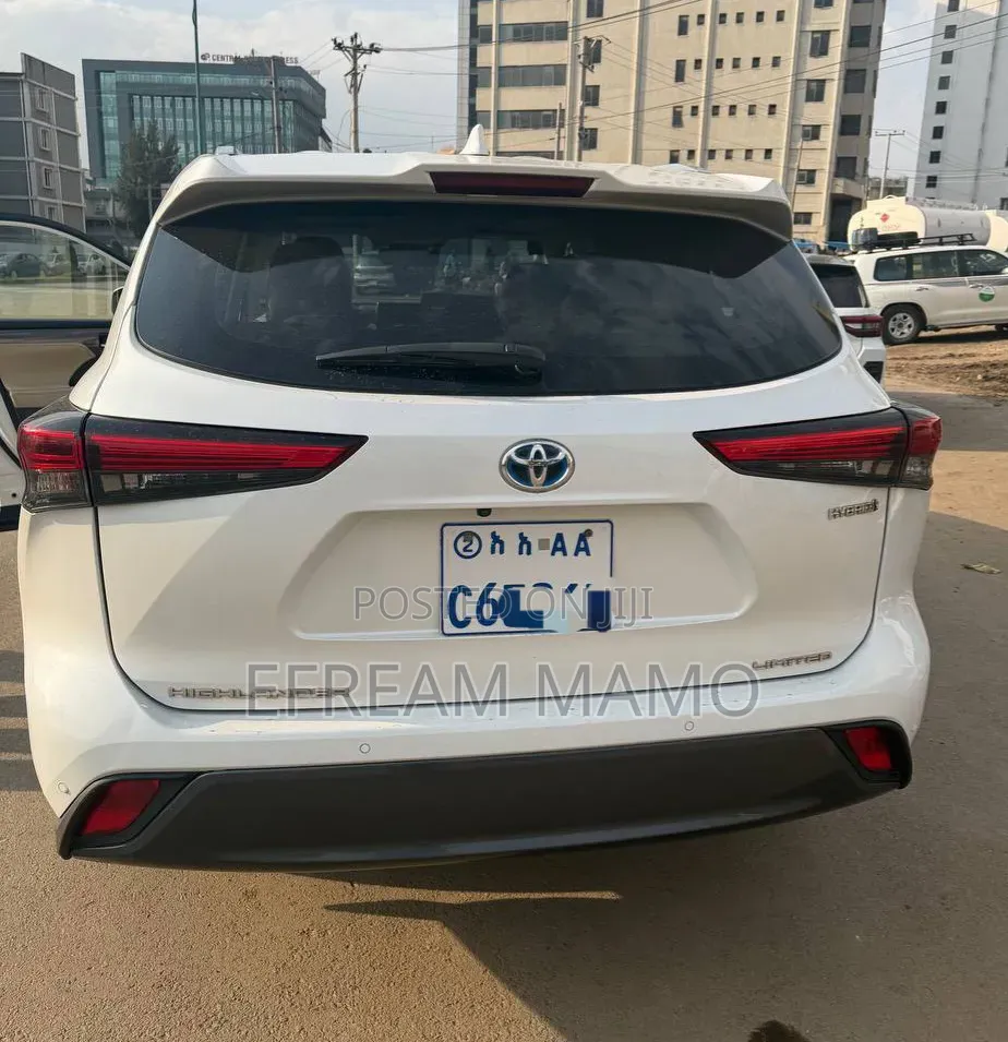 Toyota Highlander Hybrid 2024