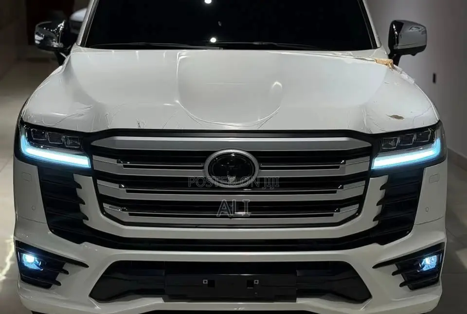 New Toyota Land Cruiser 2025 Off white