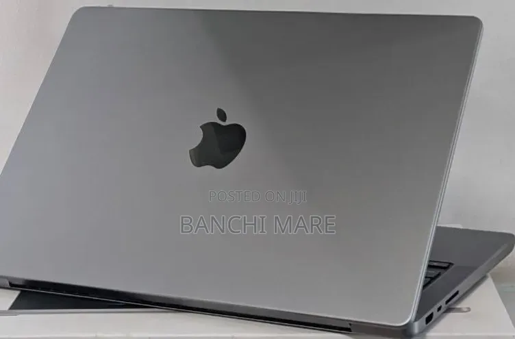 New Laptop Apple MacBook Pro 2022 M2 16GB Apple M2 SSD 512GB