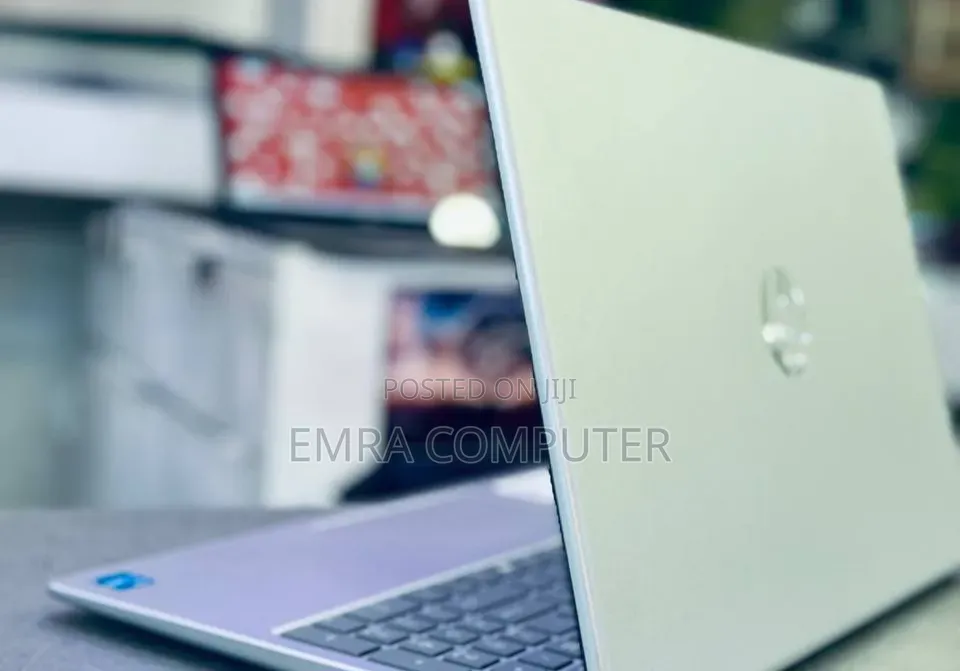 New Laptop HP 16GB Intel Core i3 SSD 256GB
