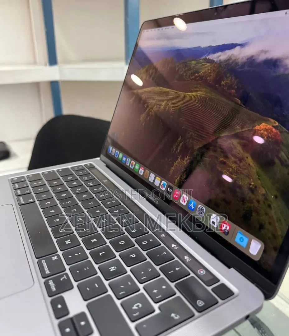 New Laptop Apple MacBook Pro 2021 M1 16GB Apple M1 SSD 512GB