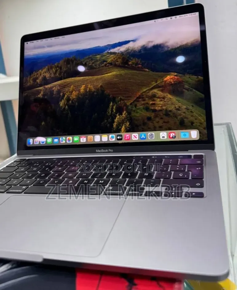 New Laptop Apple MacBook Pro 2021 M1 16GB Apple M1 SSD 512GB