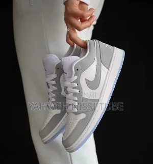 Nike Air Jordan 1 Low Wolf Grey
