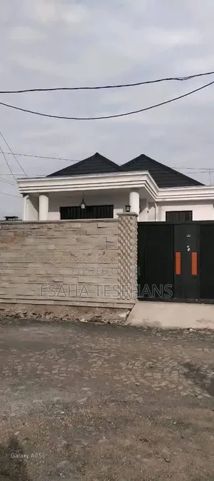 4bdrm Villa in Villa, Bole for rent