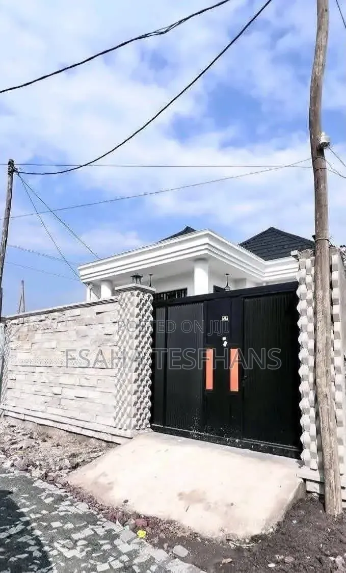4bdrm Villa in Villa, Bole for rent