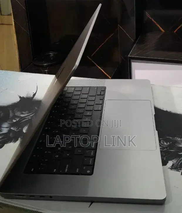 New Laptop Apple MacBook Pro 2021 M1 16GB Apple M1 Pro SSD 512GB