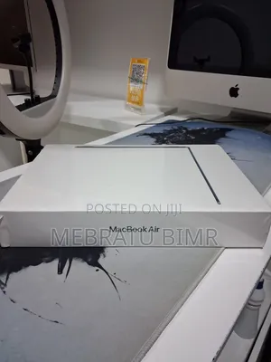 New Laptop Apple MacBook Air 2022 M2 8GB Apple M2 SSD 256GB