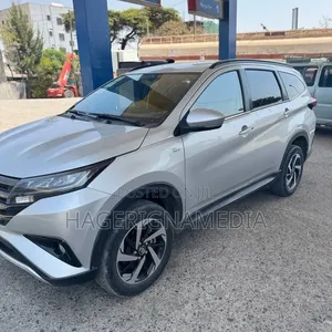 Toyota Rush 2022 Silver