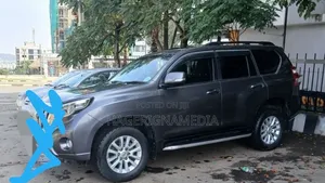 Toyota Land Cruiser 2015 Gray