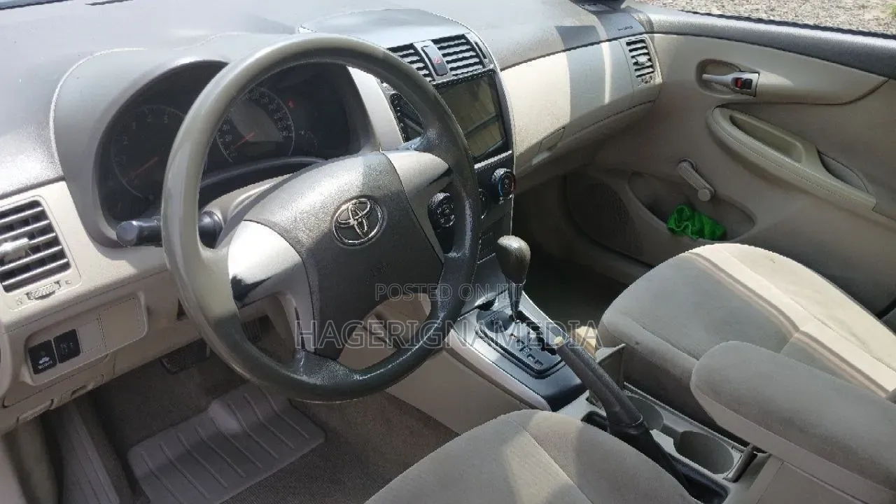 Toyota Corolla 2012 Gray