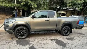 Toyota Hilux 2021 Gray
